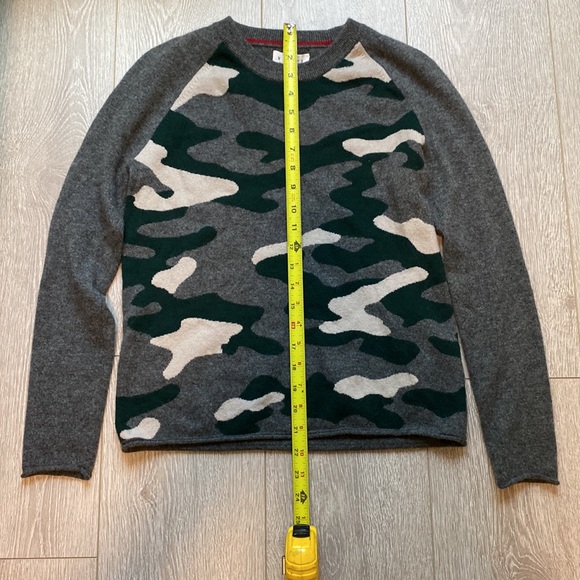 100% Cashmere Velvet By Graham and Spencer Camouflage Crew Neck Pullover Sweater - Picture 5 of 9
